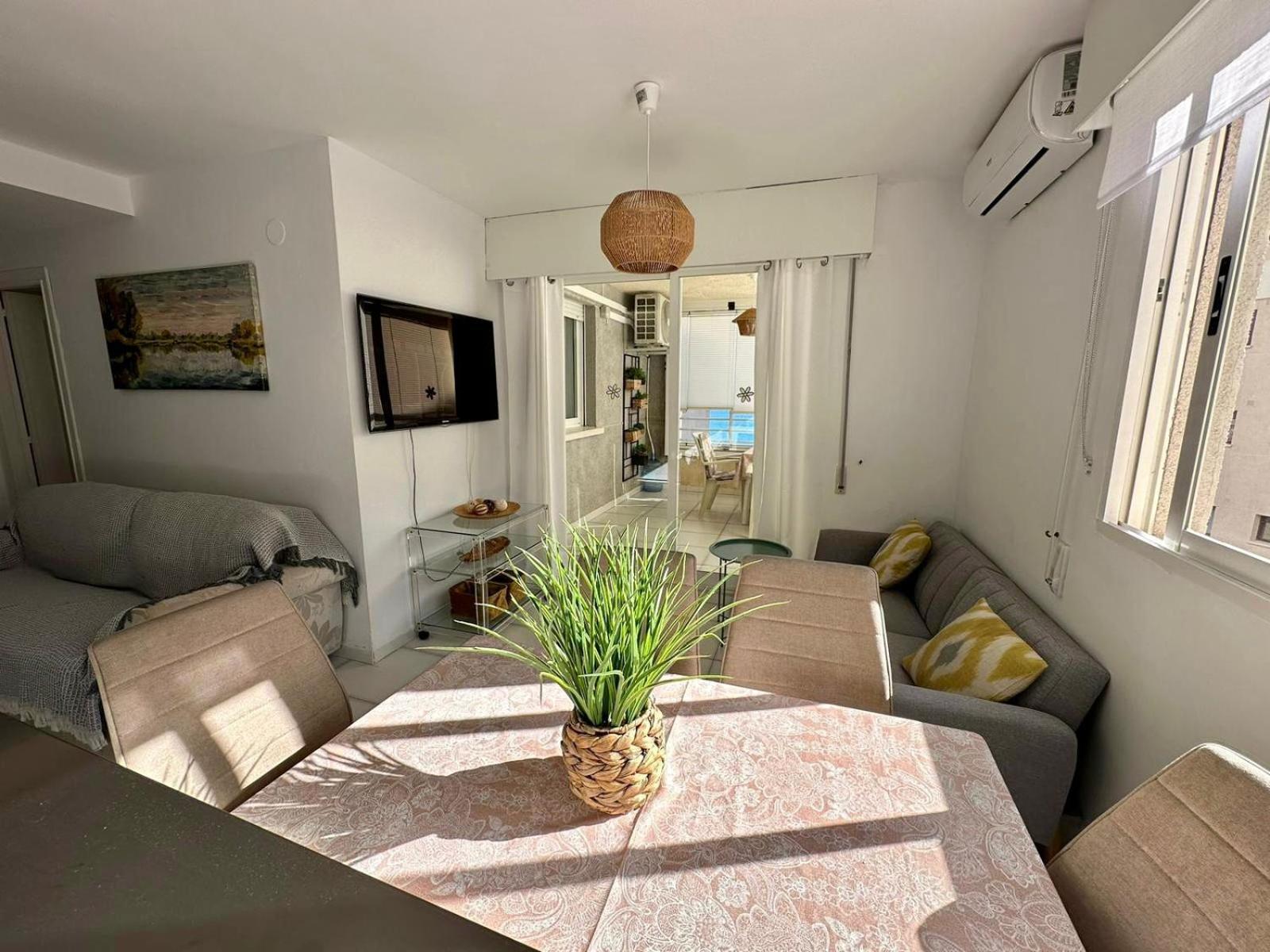 Modern Apartment On The Beach With Pool Calpe Eksteriør bilde