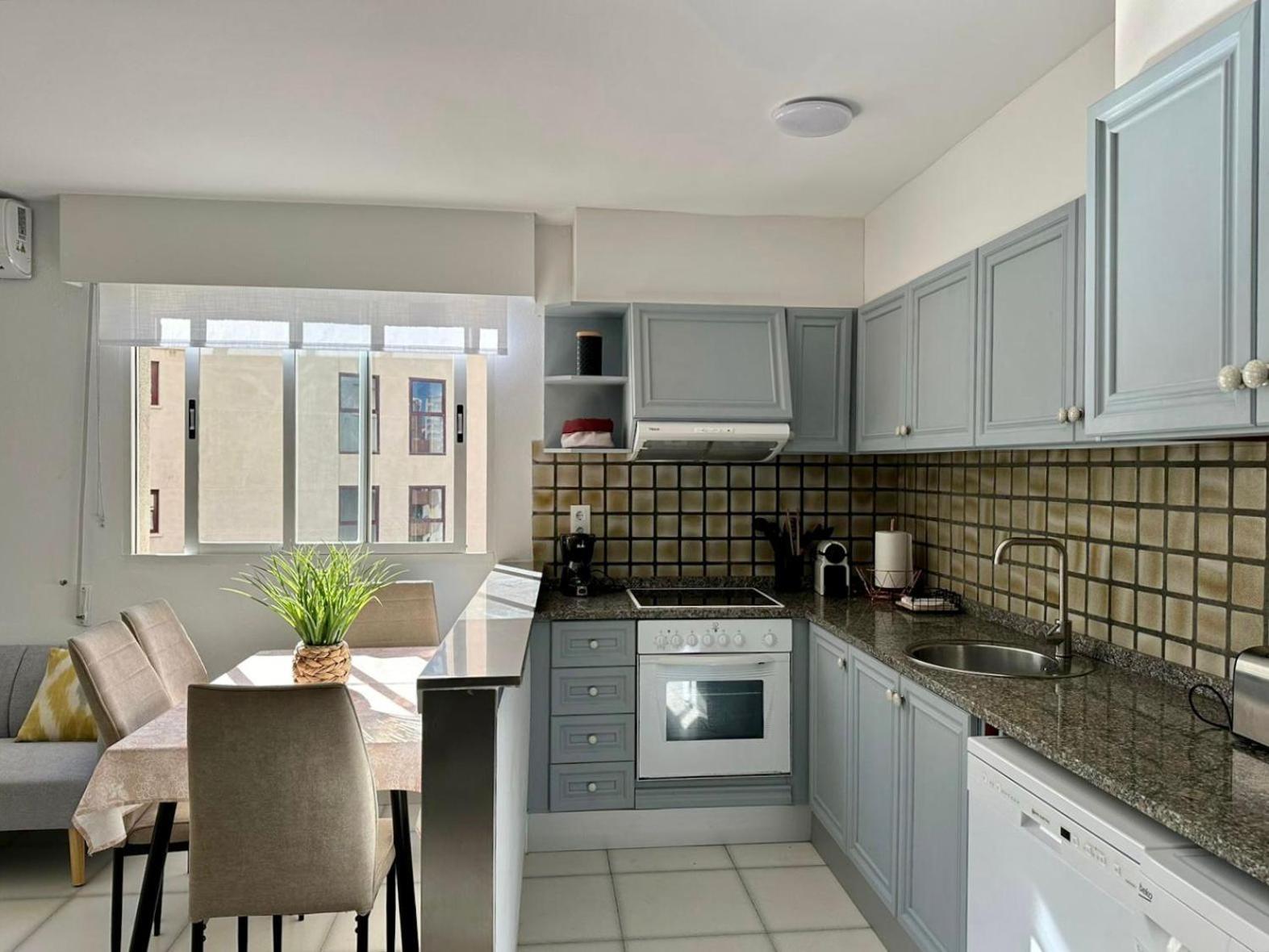 Modern Apartment On The Beach With Pool Calpe Eksteriør bilde